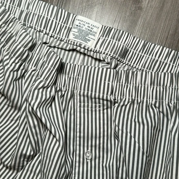 American Eagle Striped 4” Stretch Pocket Boxer - XL - Picture 3 of 3